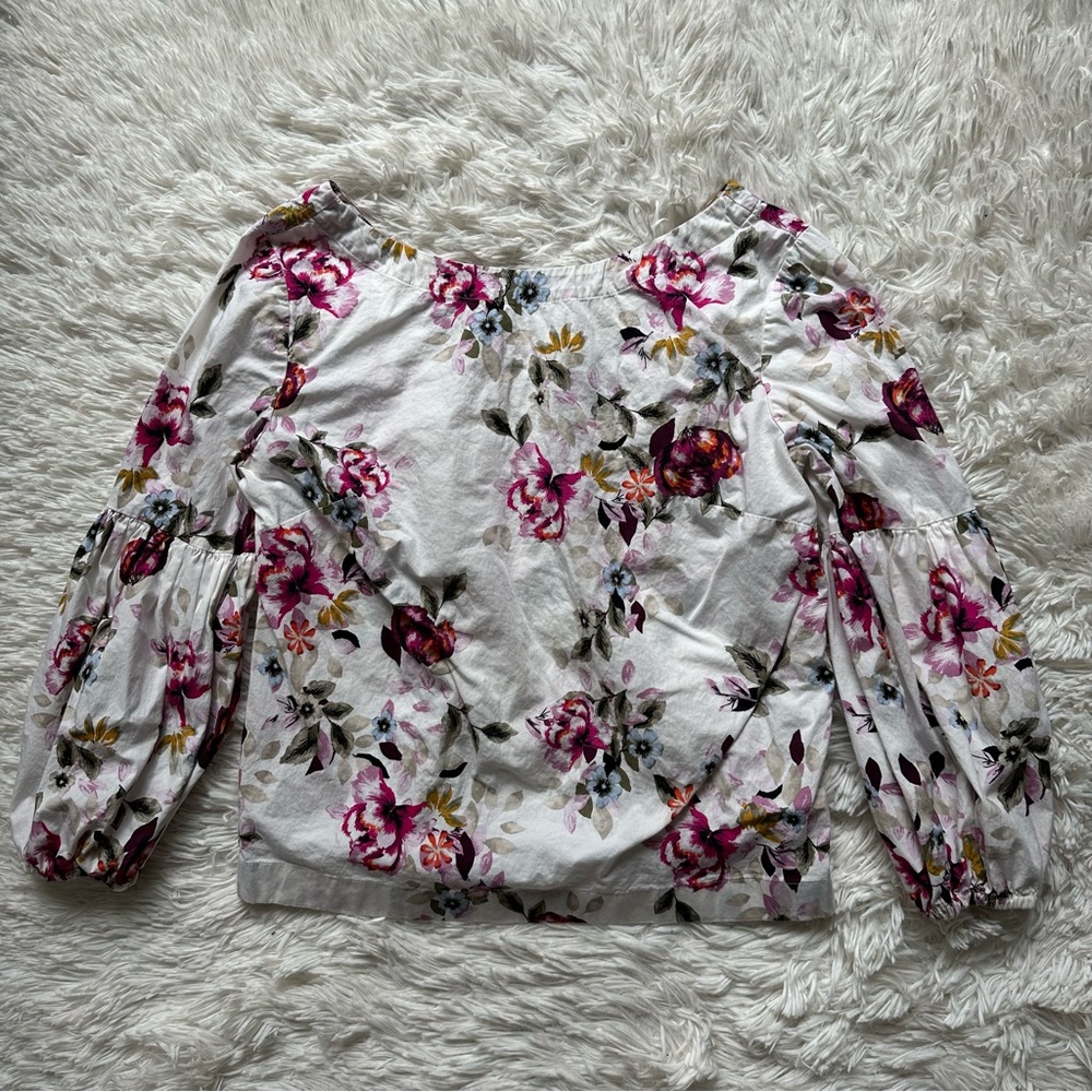 White House Black Market Floral Blouse Size 0 White Pink Bell Sleeve - Picture 3 of 12